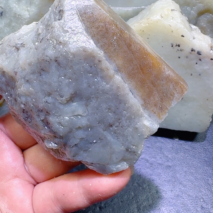 和田玉未镶嵌珠宝半成品