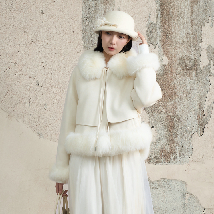 西町村屋复古感羽绒服女装2025冬季新款狐狸毛领短外套XHAD10235