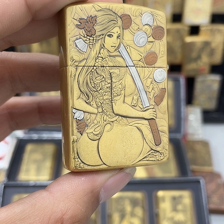 佐罗煤油打火机点燃