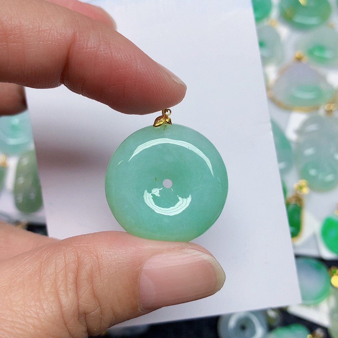 翡翠18K金镶嵌颈饰3467899