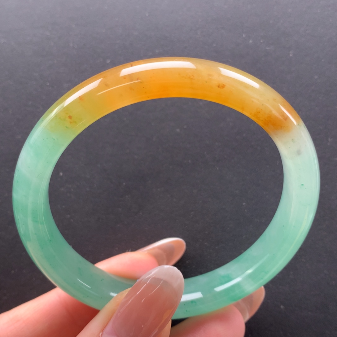 石英质玉未镶嵌手镯