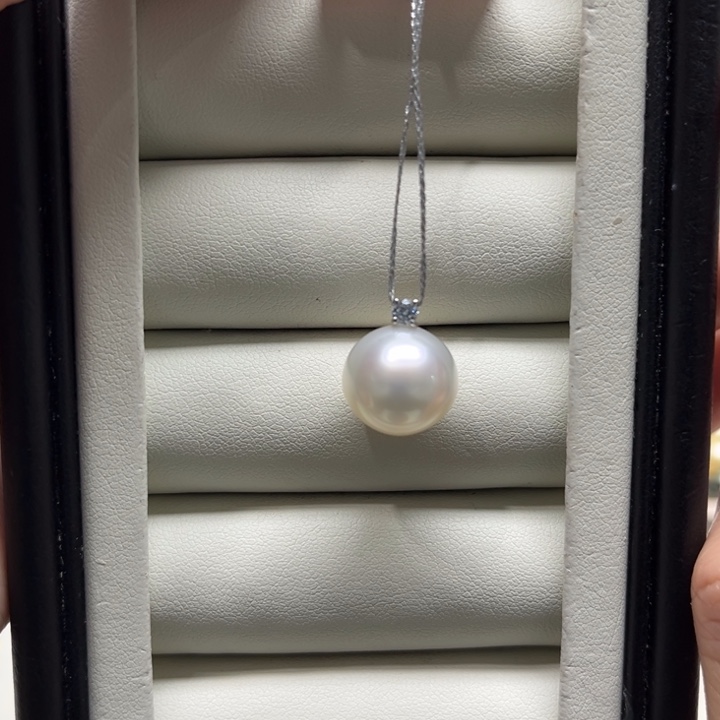 海水珍珠上新澳白王妃吊坠13-14mm18K金镶嵌