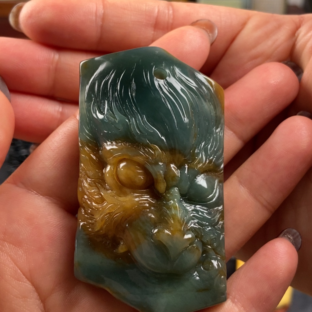 岫玉未镶嵌手把件