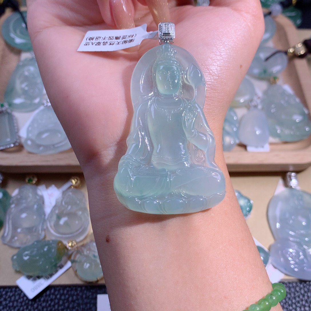 翡翠吊坠(不含链)18K金镶嵌