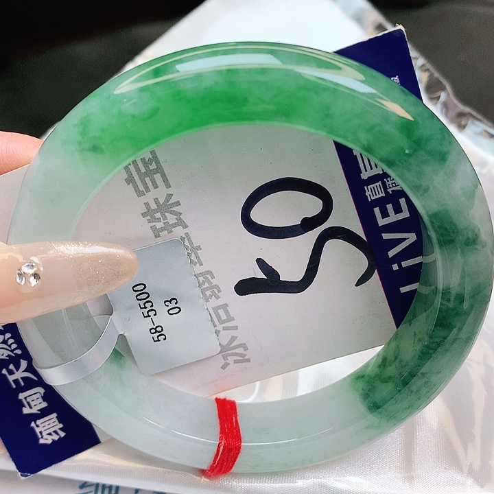 翡翠手镯未镶嵌缅甸天然a货翡翠手镯