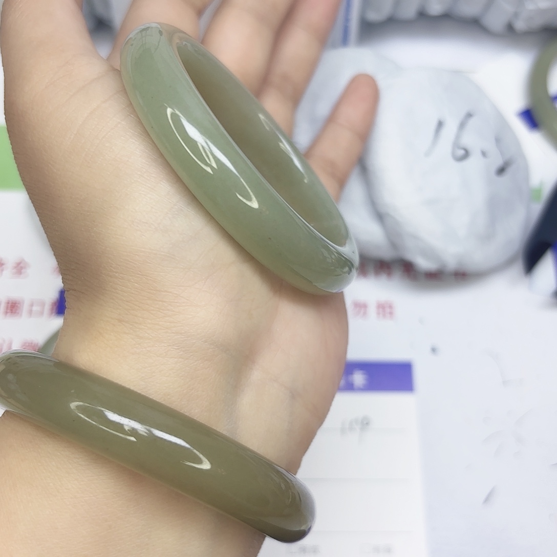 石英质玉未镶嵌手镯114/54