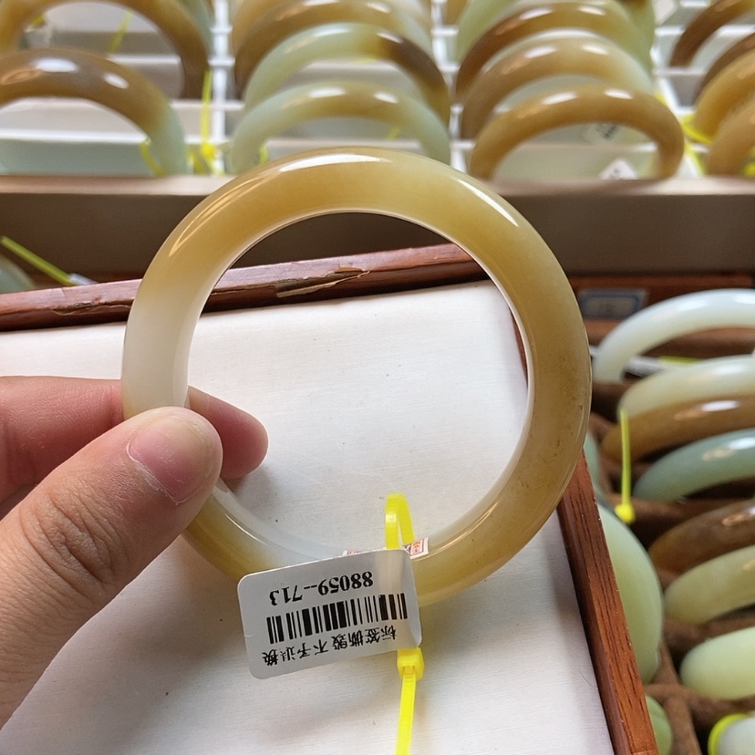 【闪购商品】和田玉手镯未镶嵌