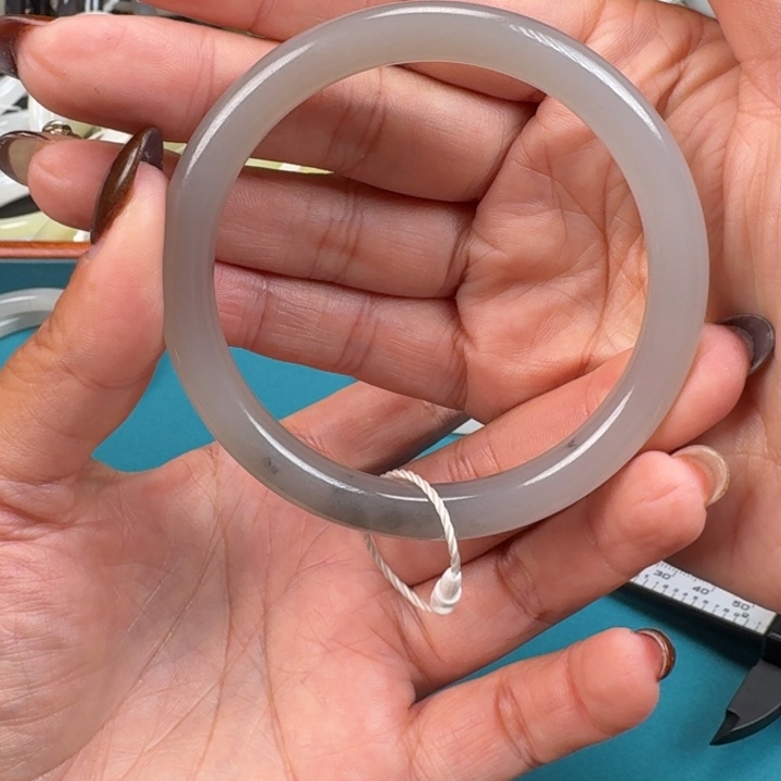 和田玉未镶嵌颈饰圈口57