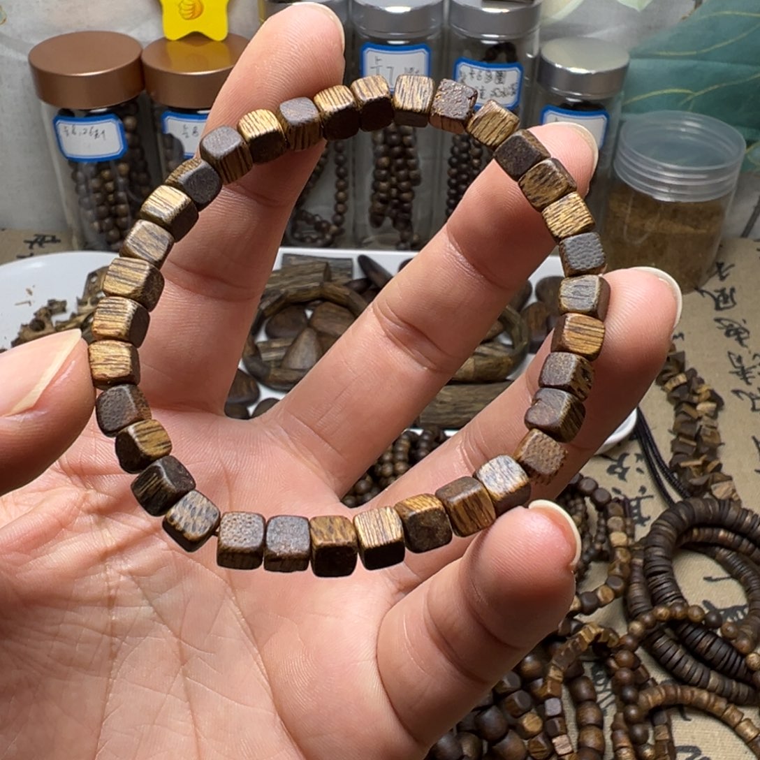 沉香沉香碎屑奇楠沉香卡5单圈方糖