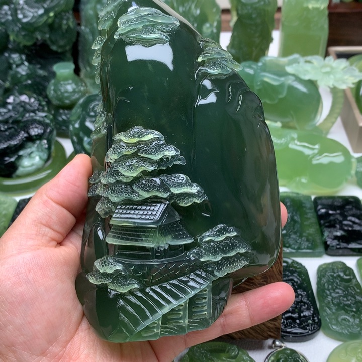 蛇纹石玉颈饰未镶嵌用****9