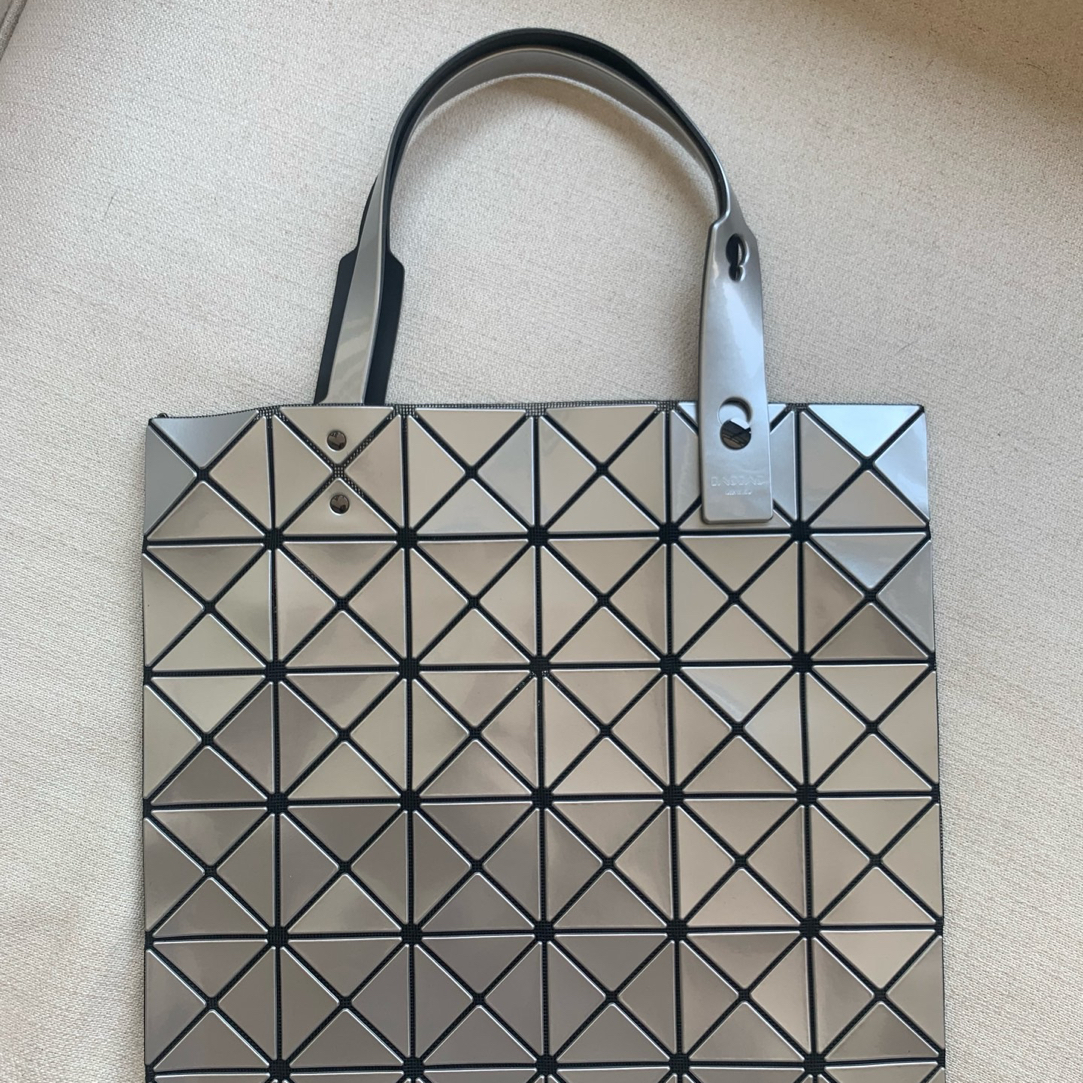 未使用 Issey Miyake/三宅一生 未使用-灰色六格单肩包 带吊牌