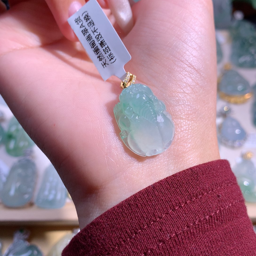 翡翠吊坠(不含链)18K金镶嵌