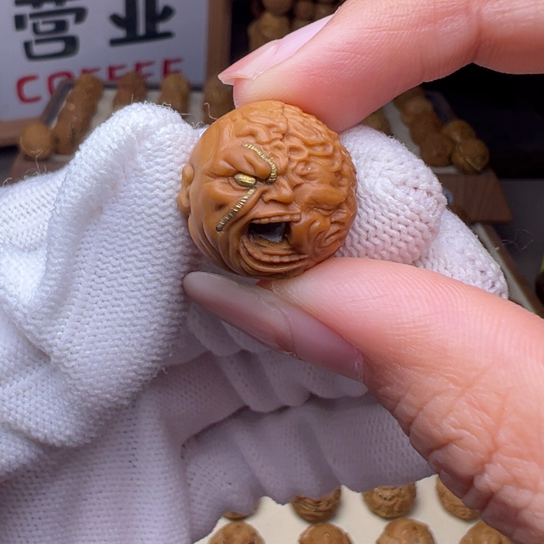 猴头核桃把件镶嵌款多面恶僧全品