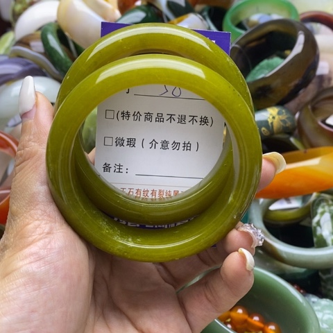 蛇纹石玉手镯未镶嵌中****