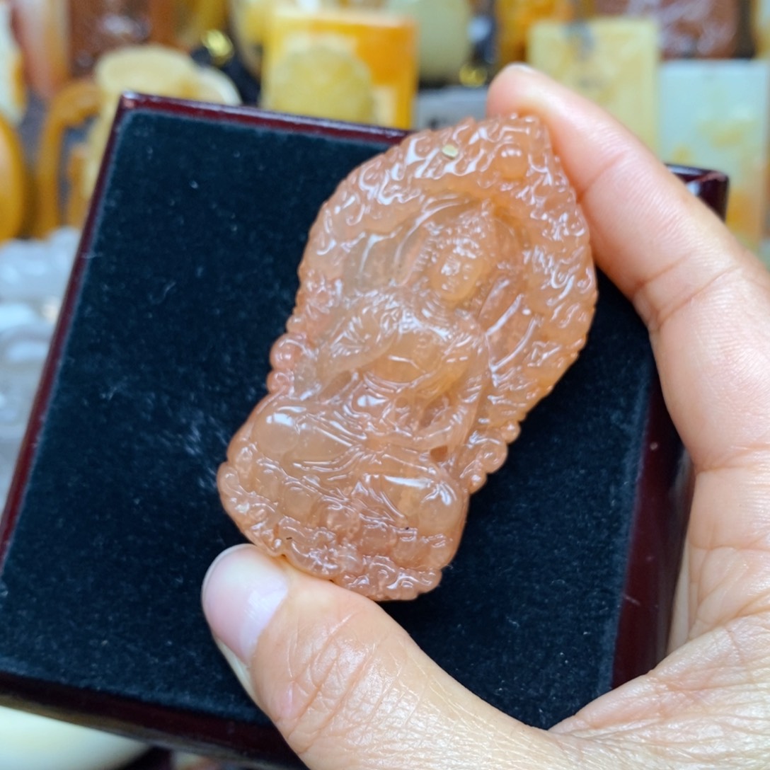 石英质玉（黄龙玉）颈饰未镶嵌