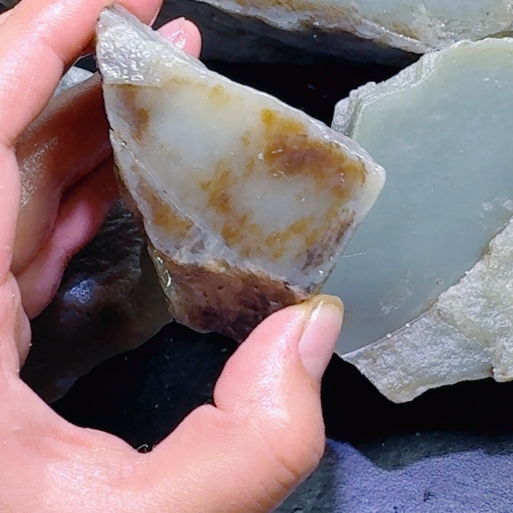 和田玉未镶嵌珠宝半成品