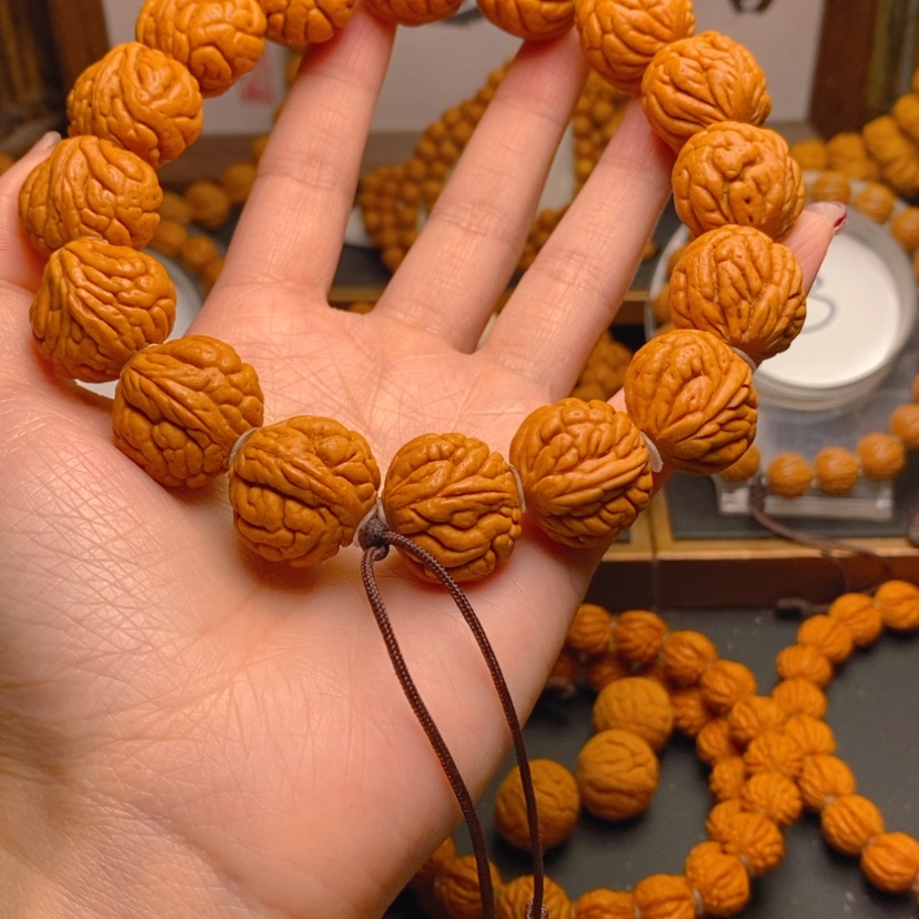 【闪购商品】桃核手串龙文桃核