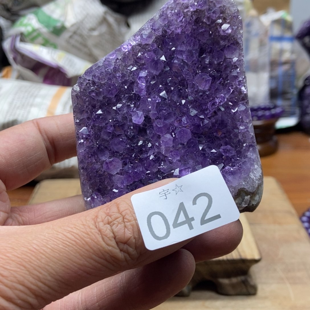 紫晶天然水晶摆件未镶嵌