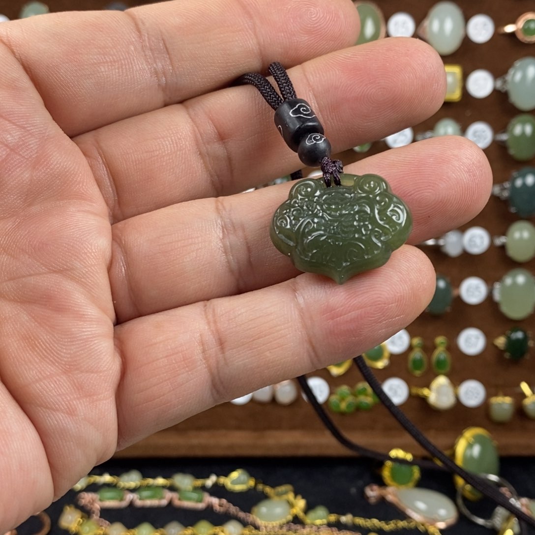 和田玉（青玉）戒指未镶嵌