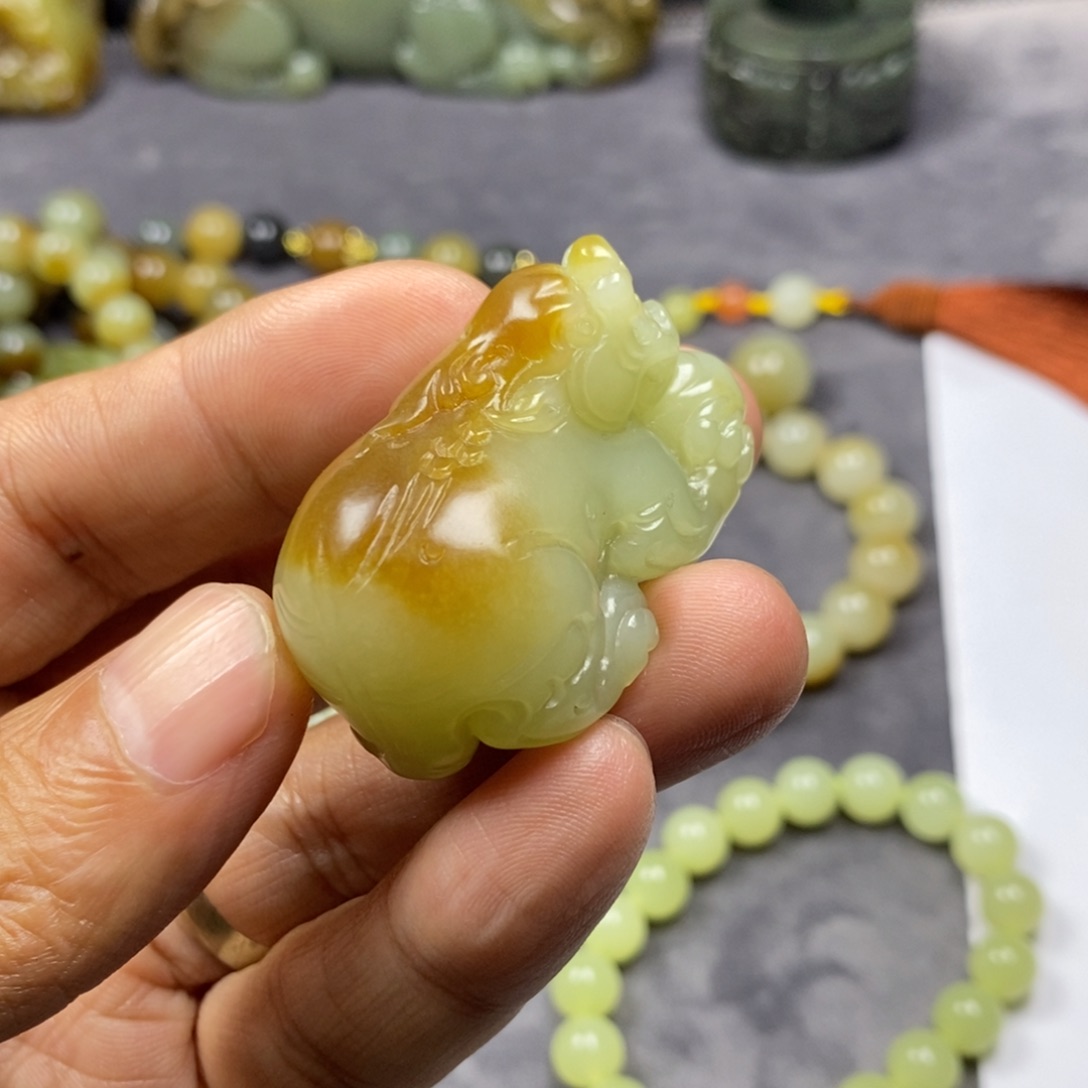 用***2和田玉未镶嵌吊坠(不含链)