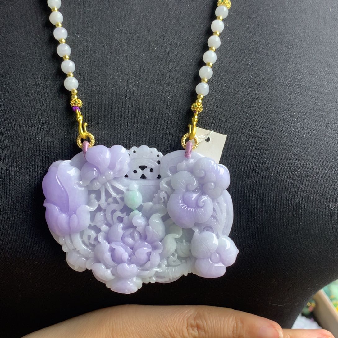 翡翠颈饰未镶嵌翡翠