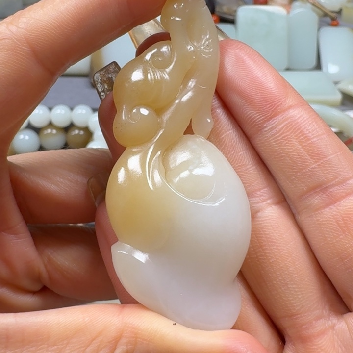 和田玉颈饰未镶嵌