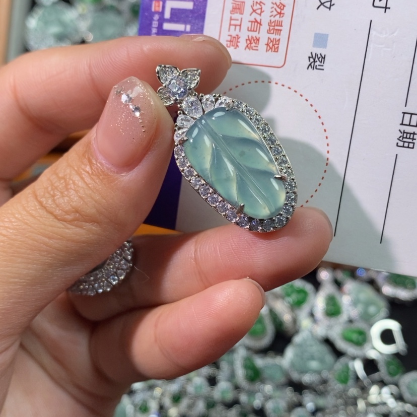 【闪购商品】翡翠颈饰未镶嵌天然