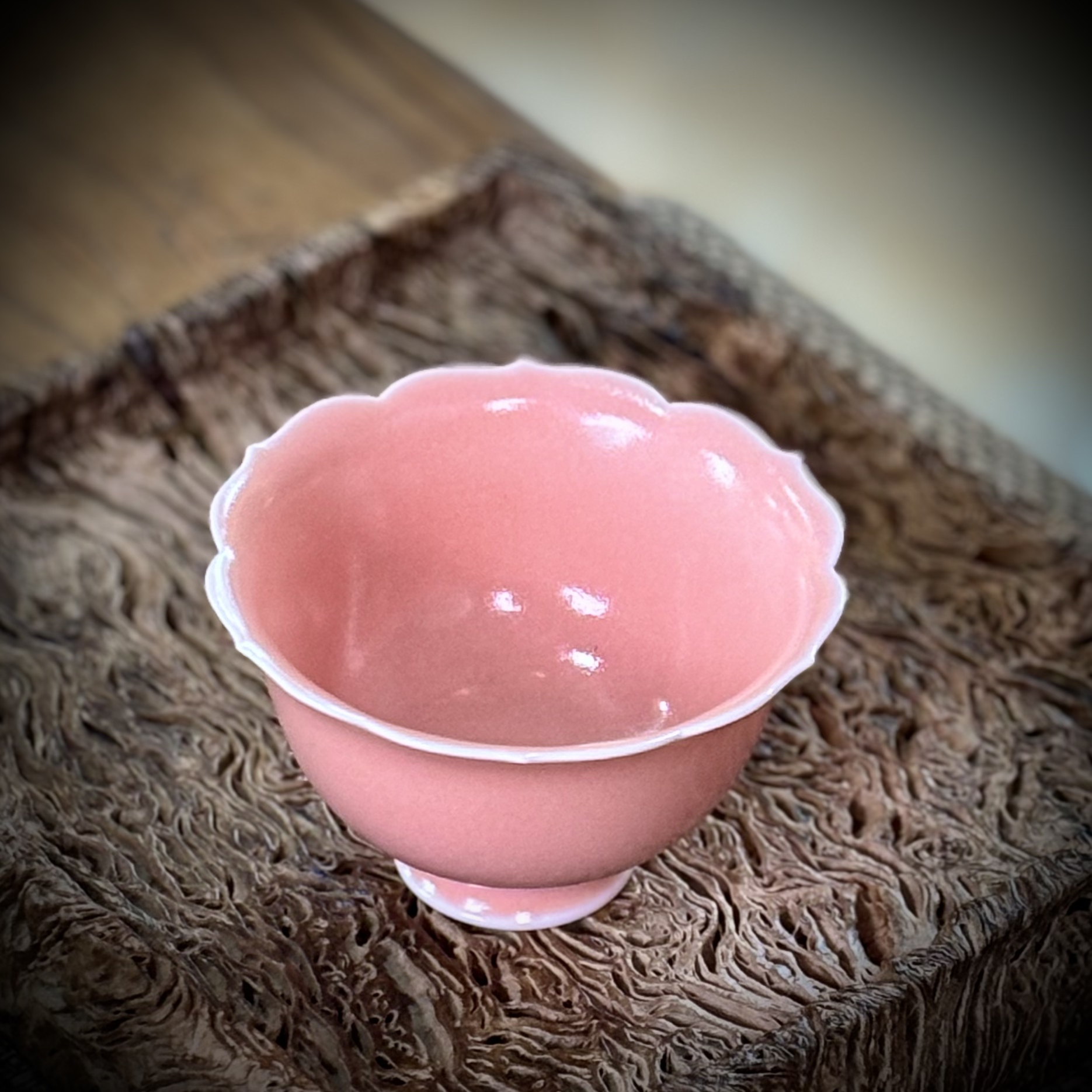 曲辰 景德镇的珠光釉杯子