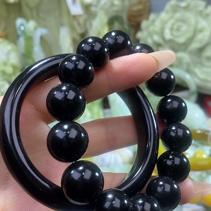 岫玉岫玉一套未镶嵌