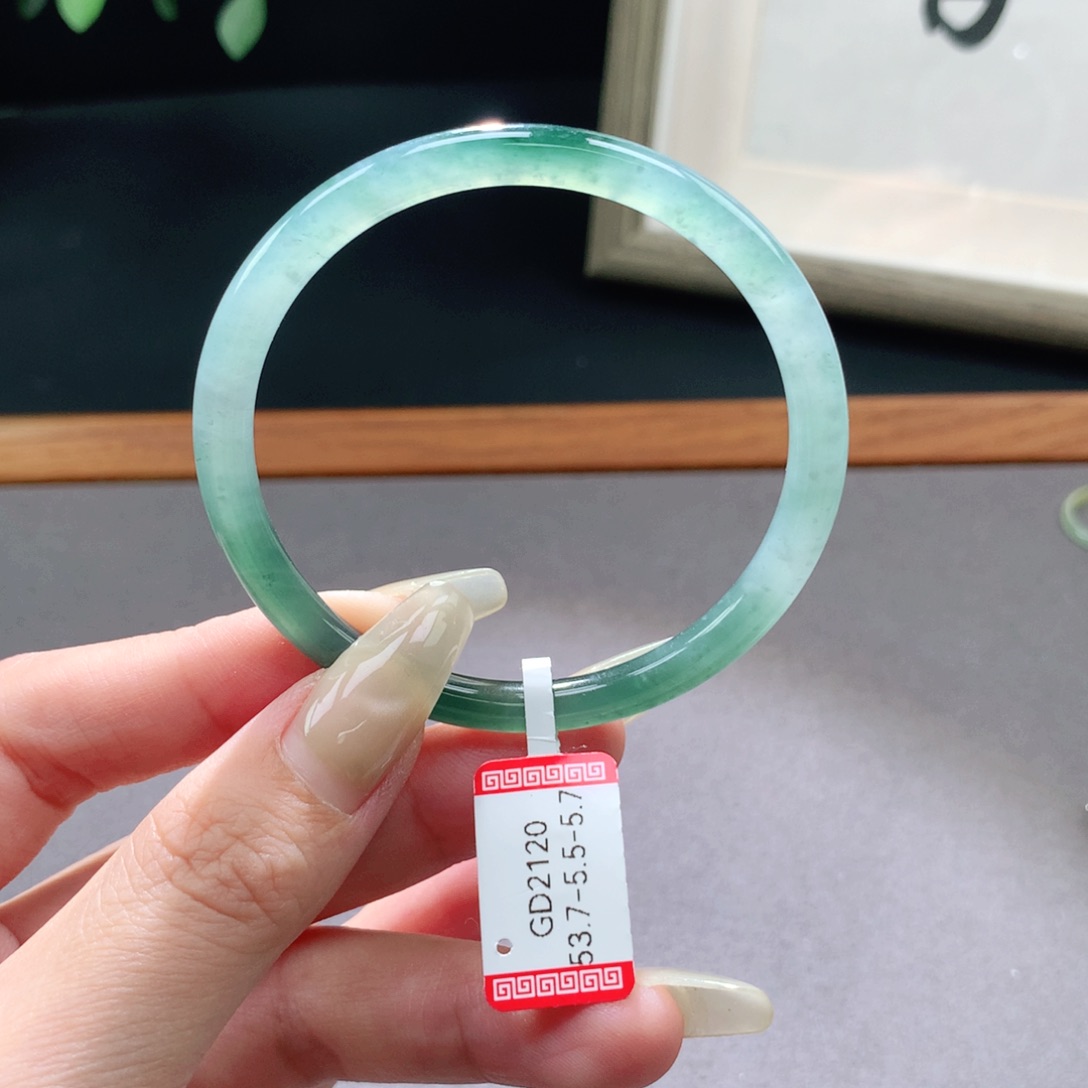 翡翠手镯未镶嵌天然翡翠手镯