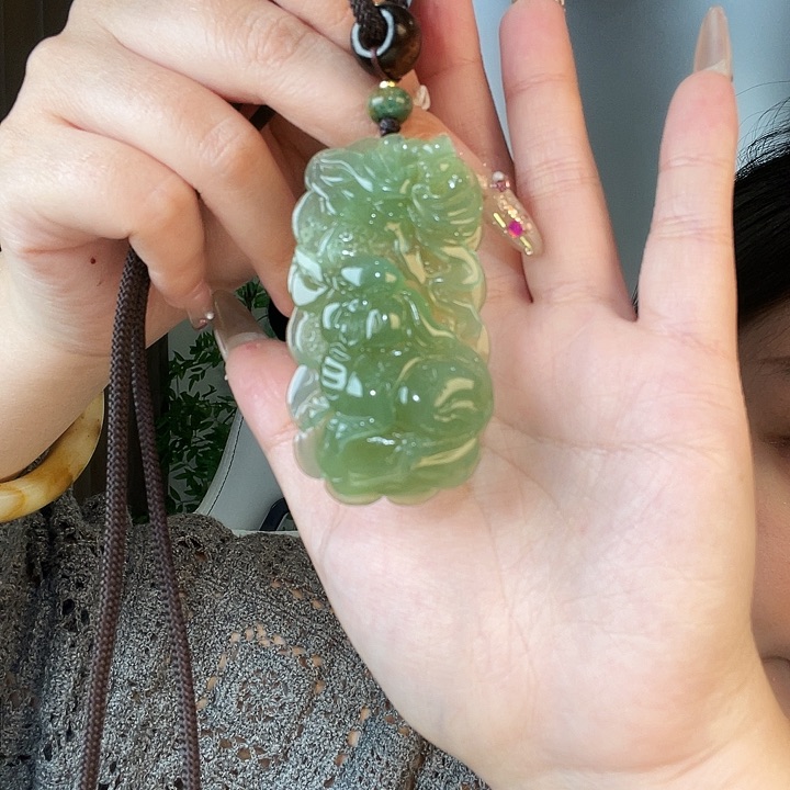 未镶嵌蛇纹石玉颈饰么*兔