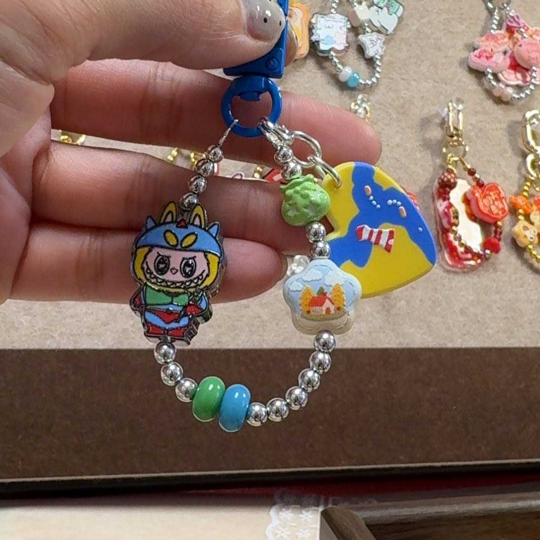 拉蓝色钥匙扣小提溜