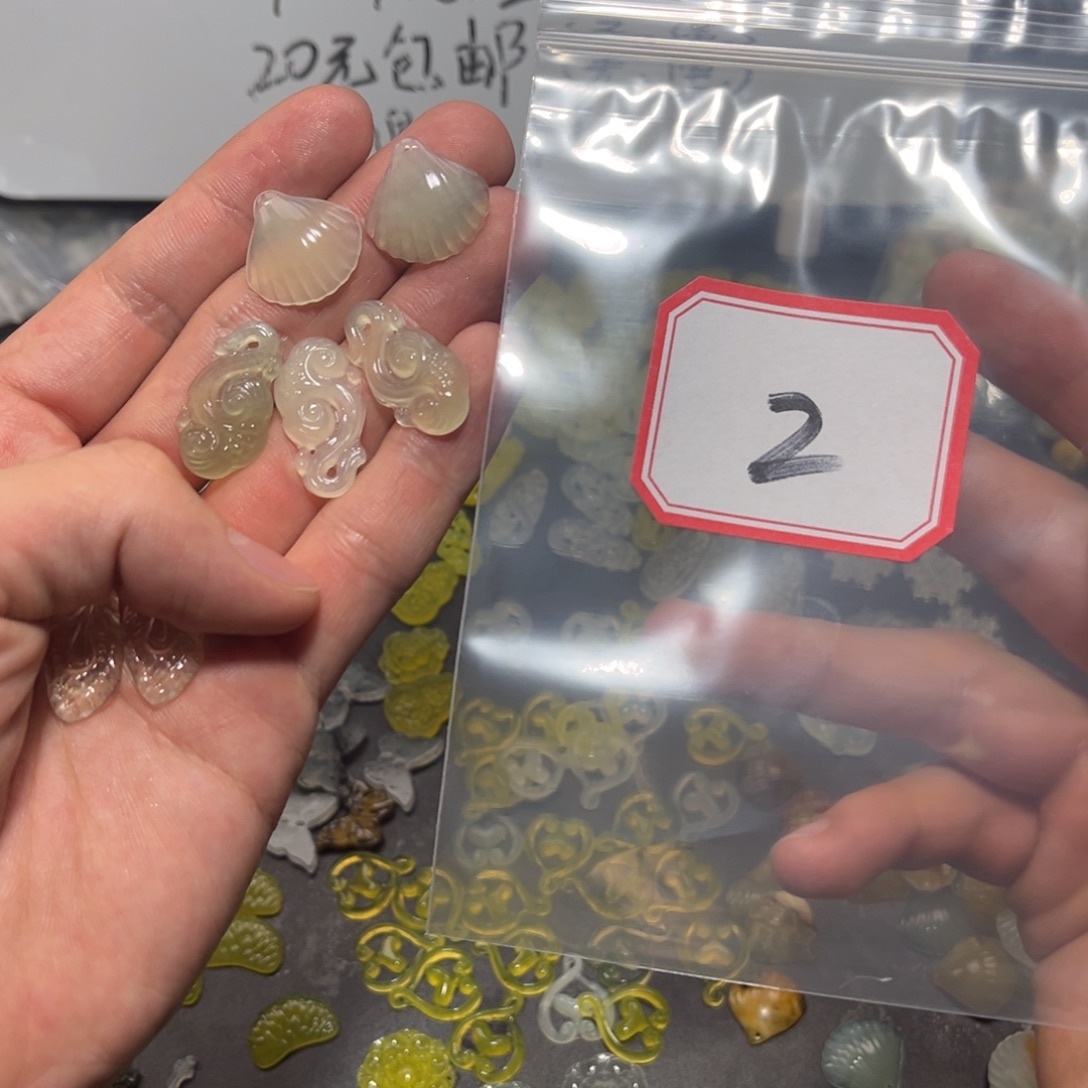 时***安蛇纹石玉合金颈饰