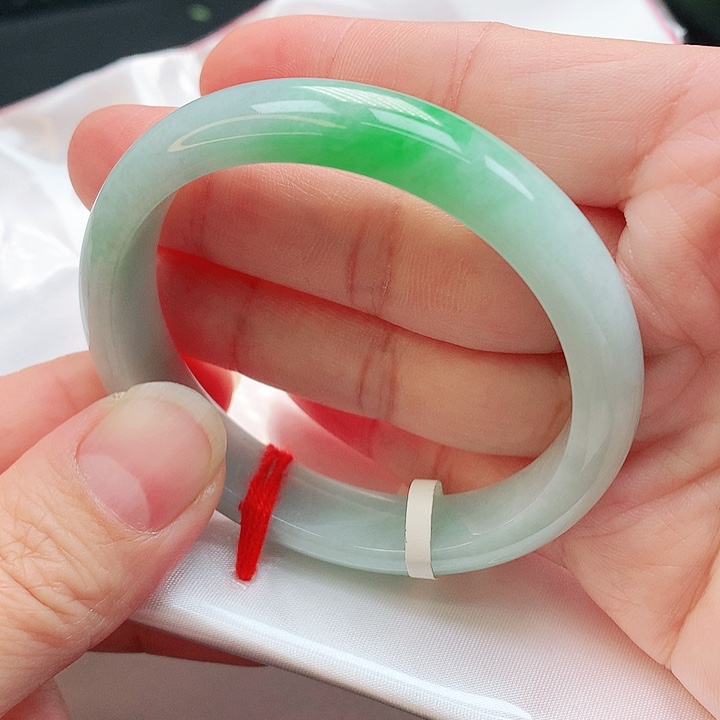 翡翠手镯未镶嵌贵妃52