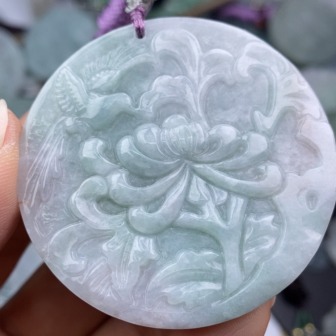 翡翠挂件未镶嵌翡翠