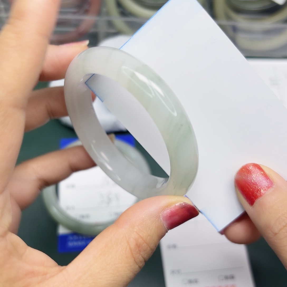 石英质玉未镶嵌手镯9/5152