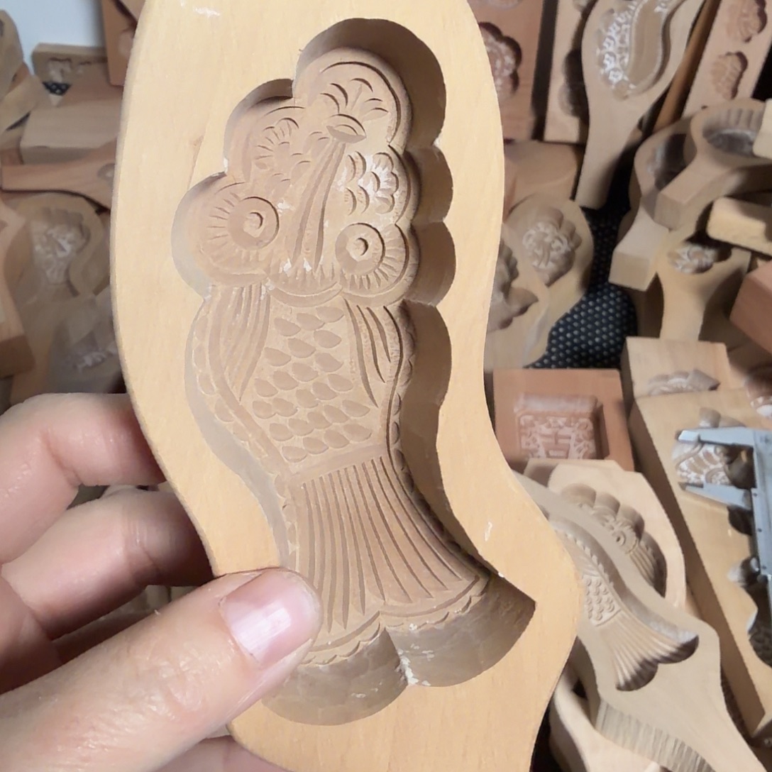 梨木精雕小号鲤鱼模具
