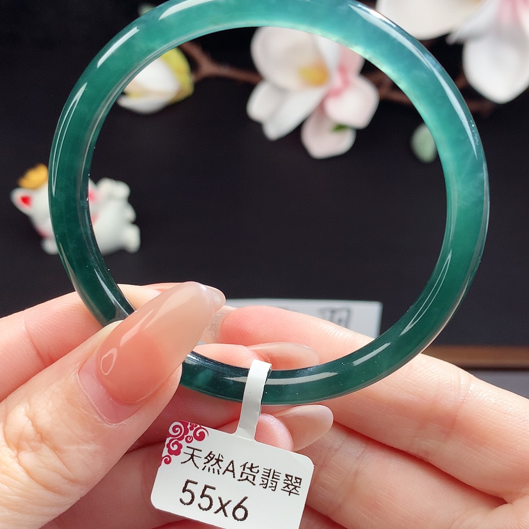 翡翠手镯（圆镯）未镶嵌