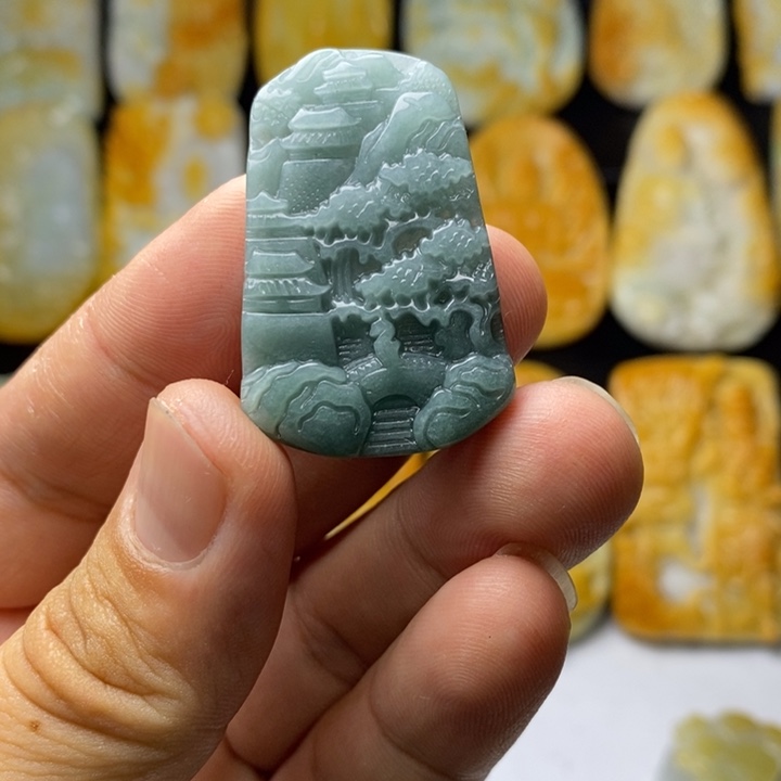 定制翡翠未镶嵌颈饰翡翠