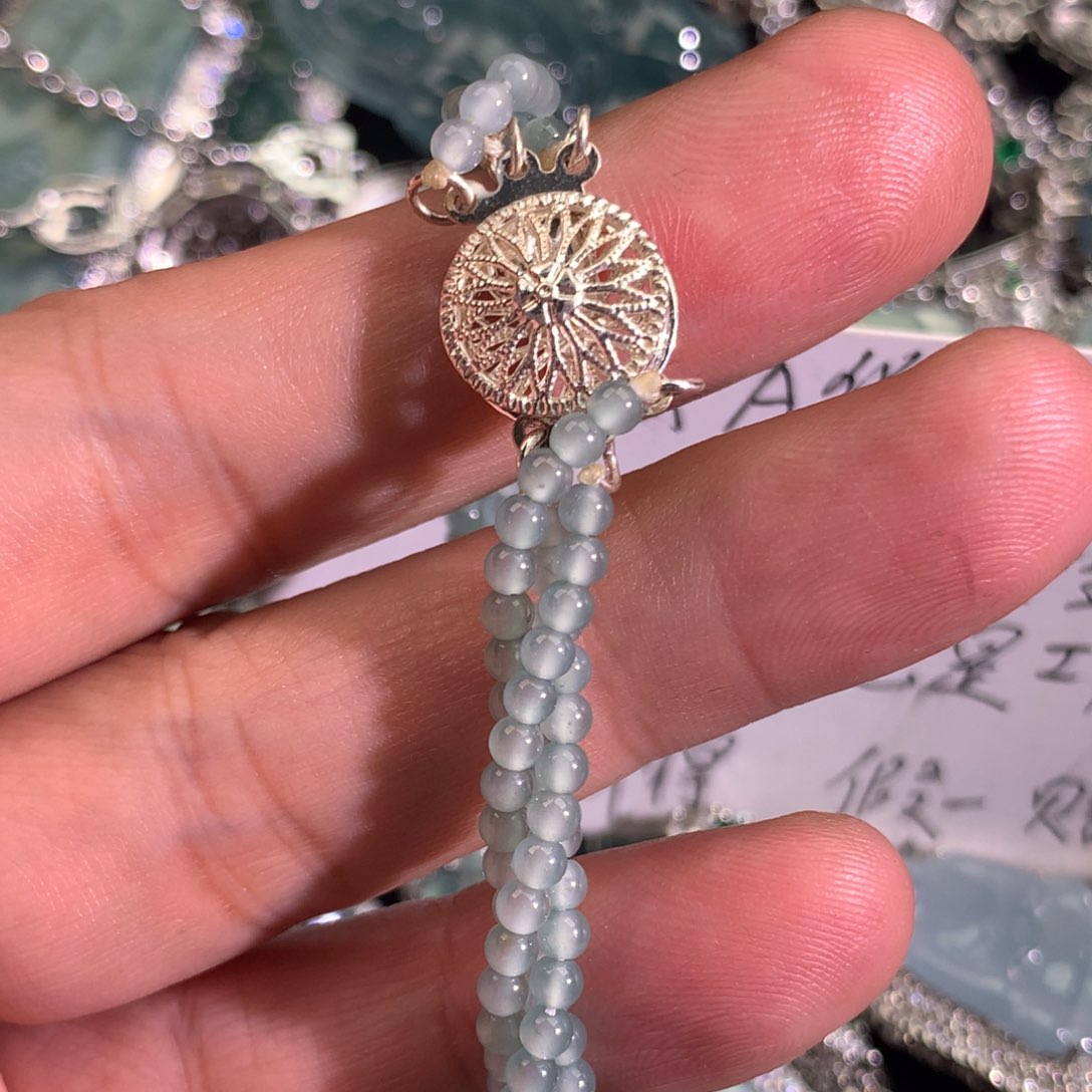 翡翠颈饰未镶嵌珠串