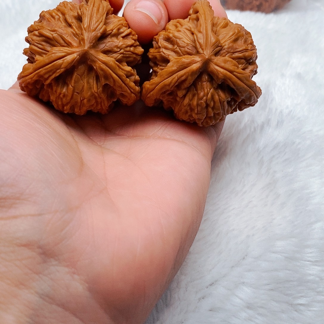 火***头吊坠文玩核桃三棱