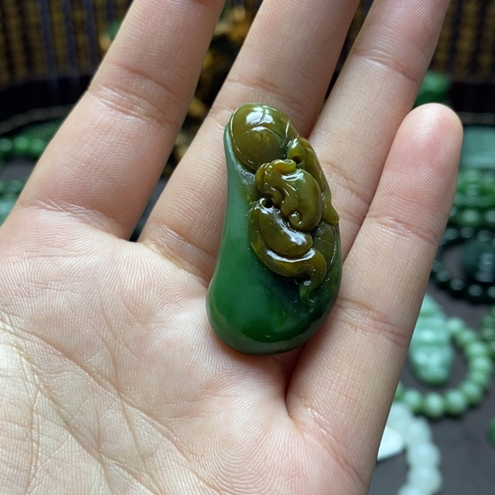 和田玉吊坠未镶嵌