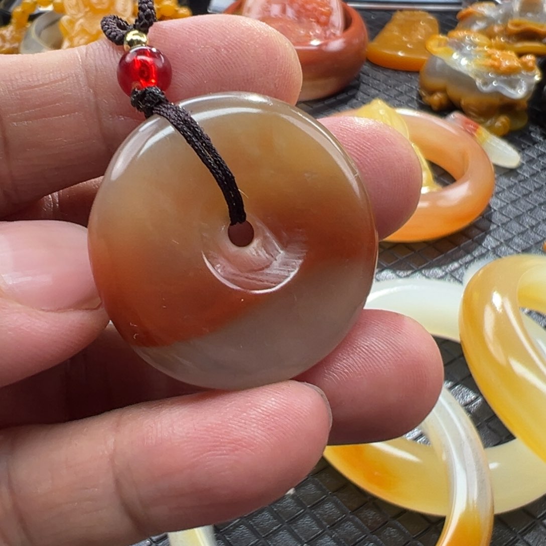 石英质玉未镶嵌颈饰