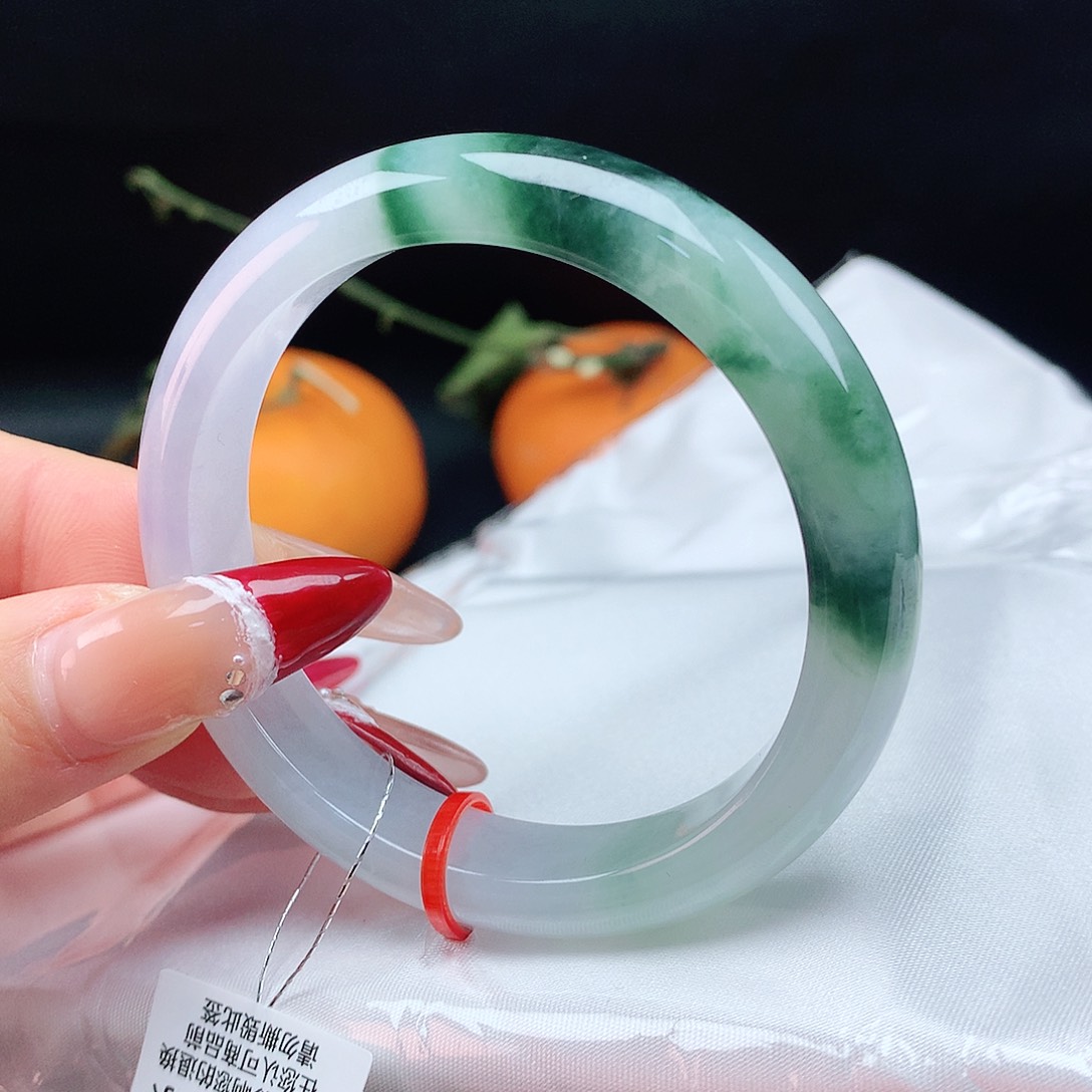 翡翠手镯未镶嵌52圈