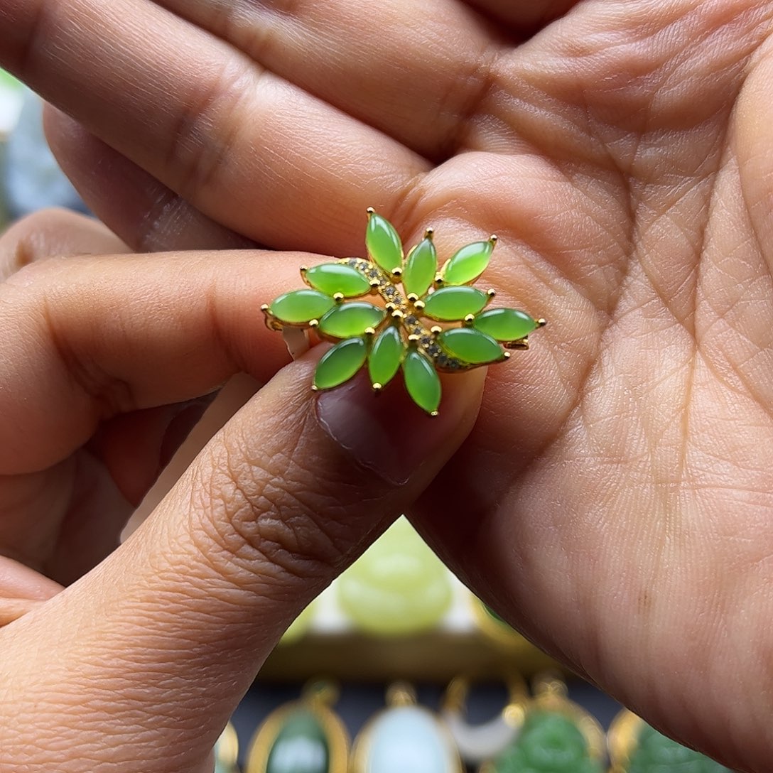 和田玉银S925镶嵌颈饰胸针吊坠两用款