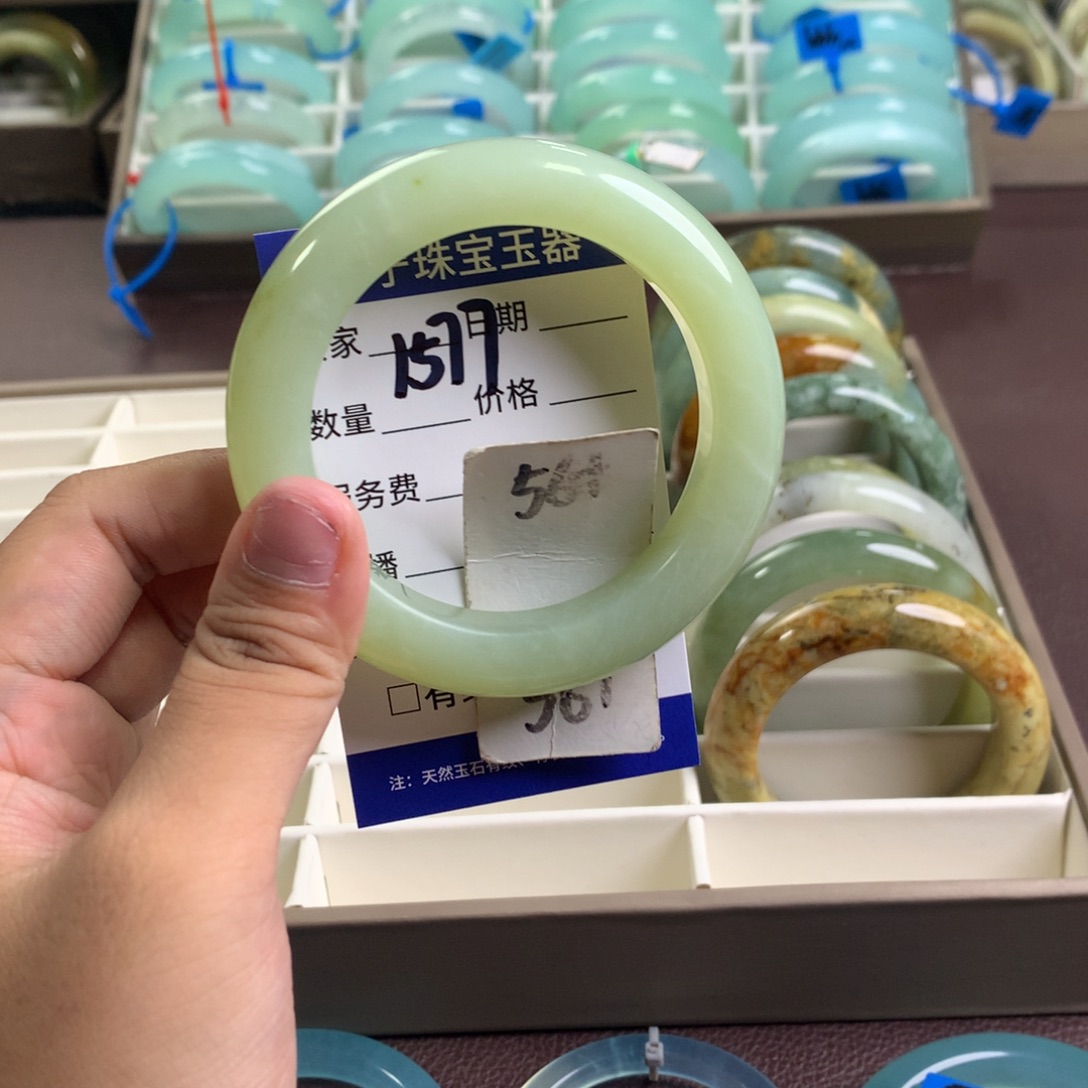 未镶嵌蛇纹石玉手镯1577