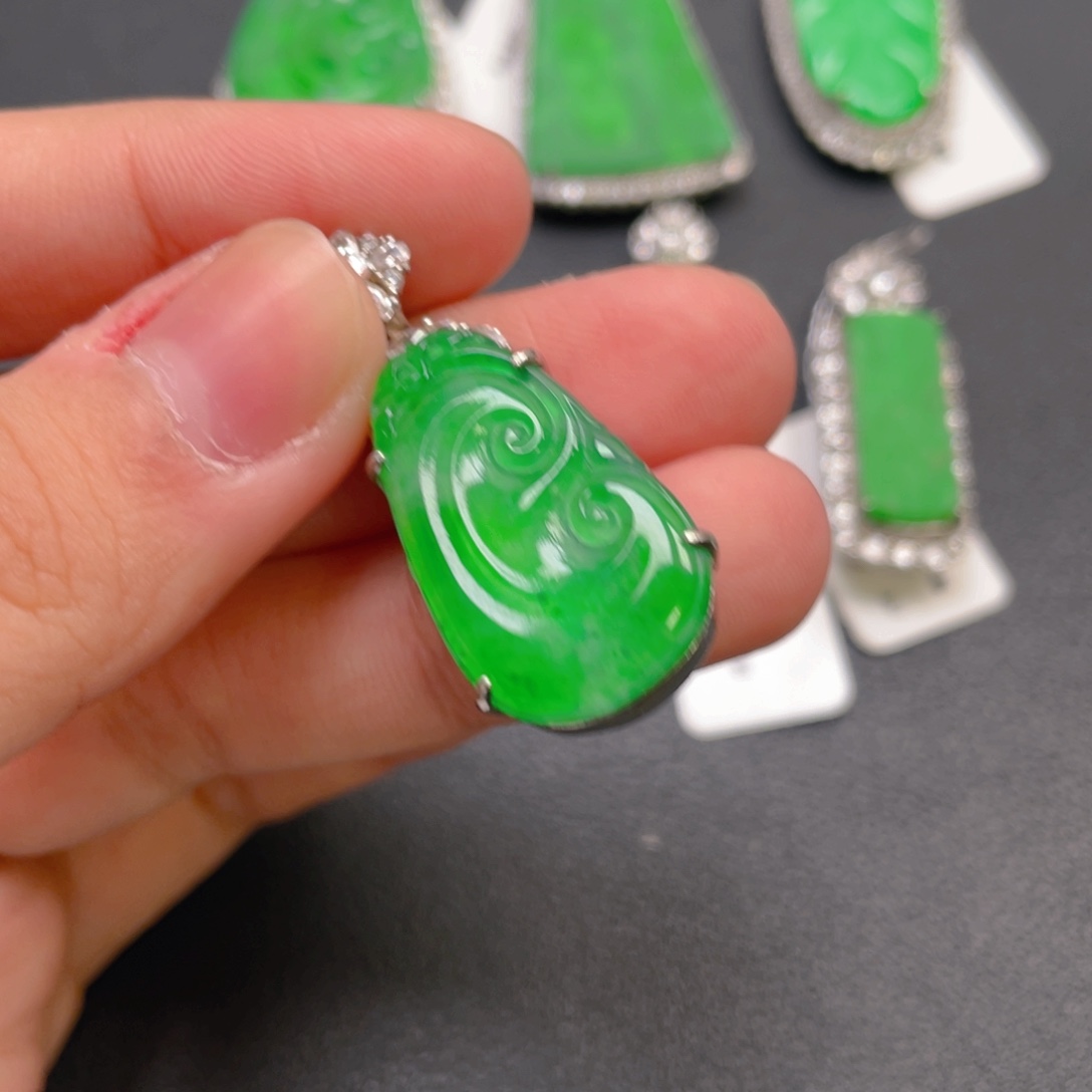 翡翠银S925镶嵌颈饰