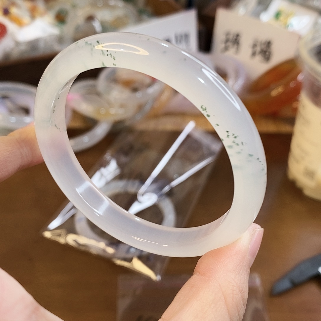 玛瑙/玉髓未镶嵌手镯A793。58.9圈