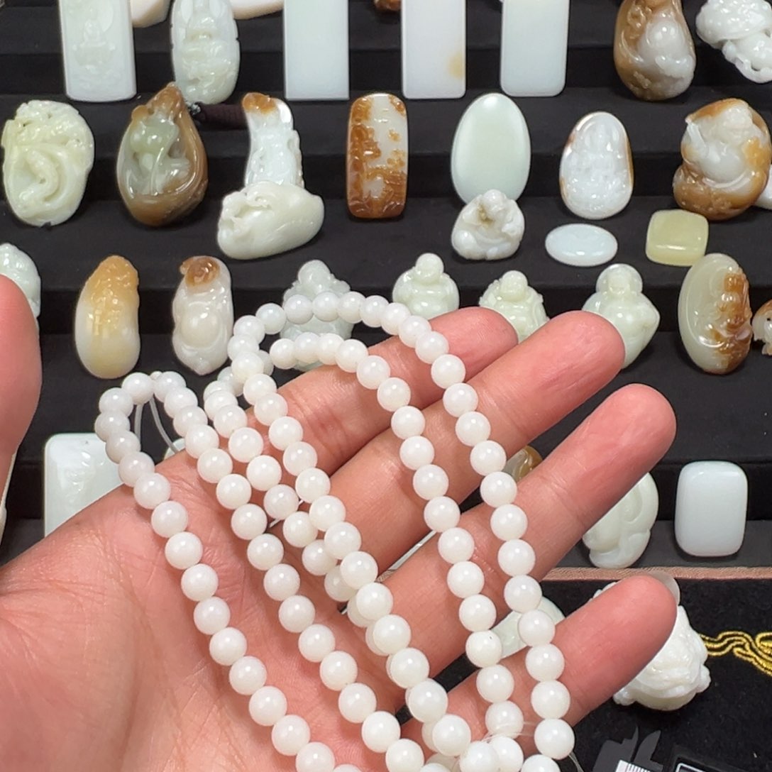 和田玉颈饰未镶嵌