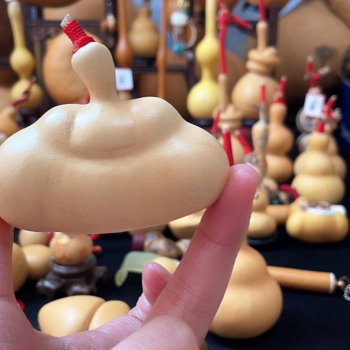 小****满文雅又有钱就好！去掉那些